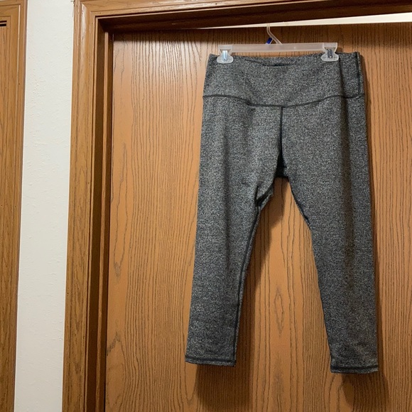 Pants - Gray Capri leggings